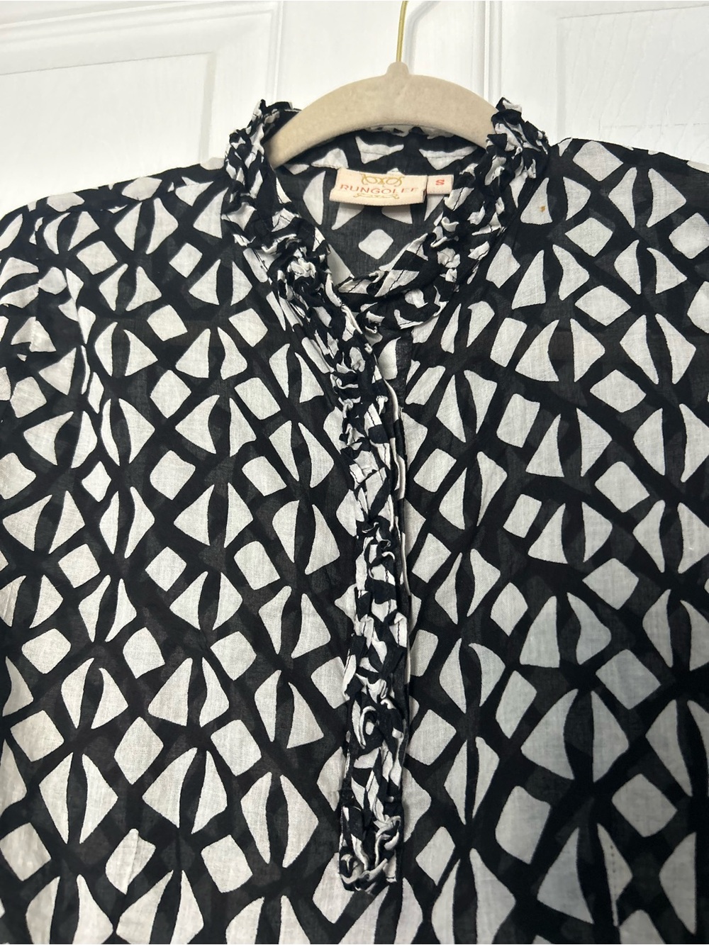 Rungolee Geometric Ruffle Blouse - Picture 5 of 12